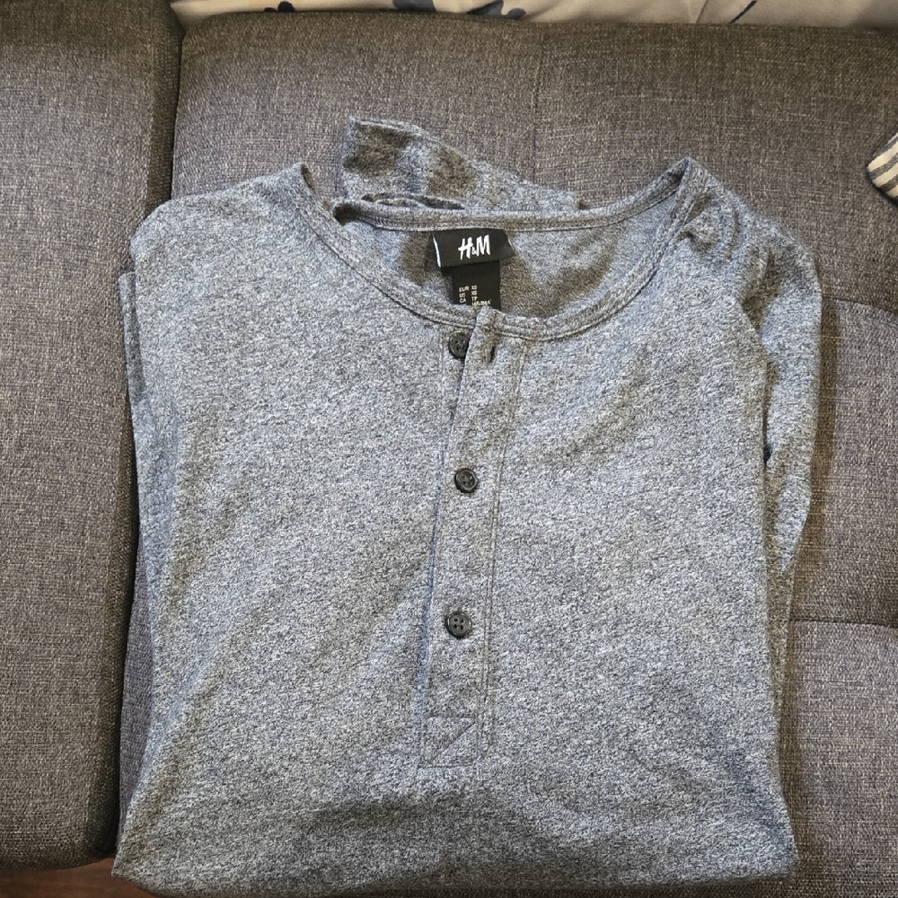 H&M Men's Casual Gray Button Down Shirt